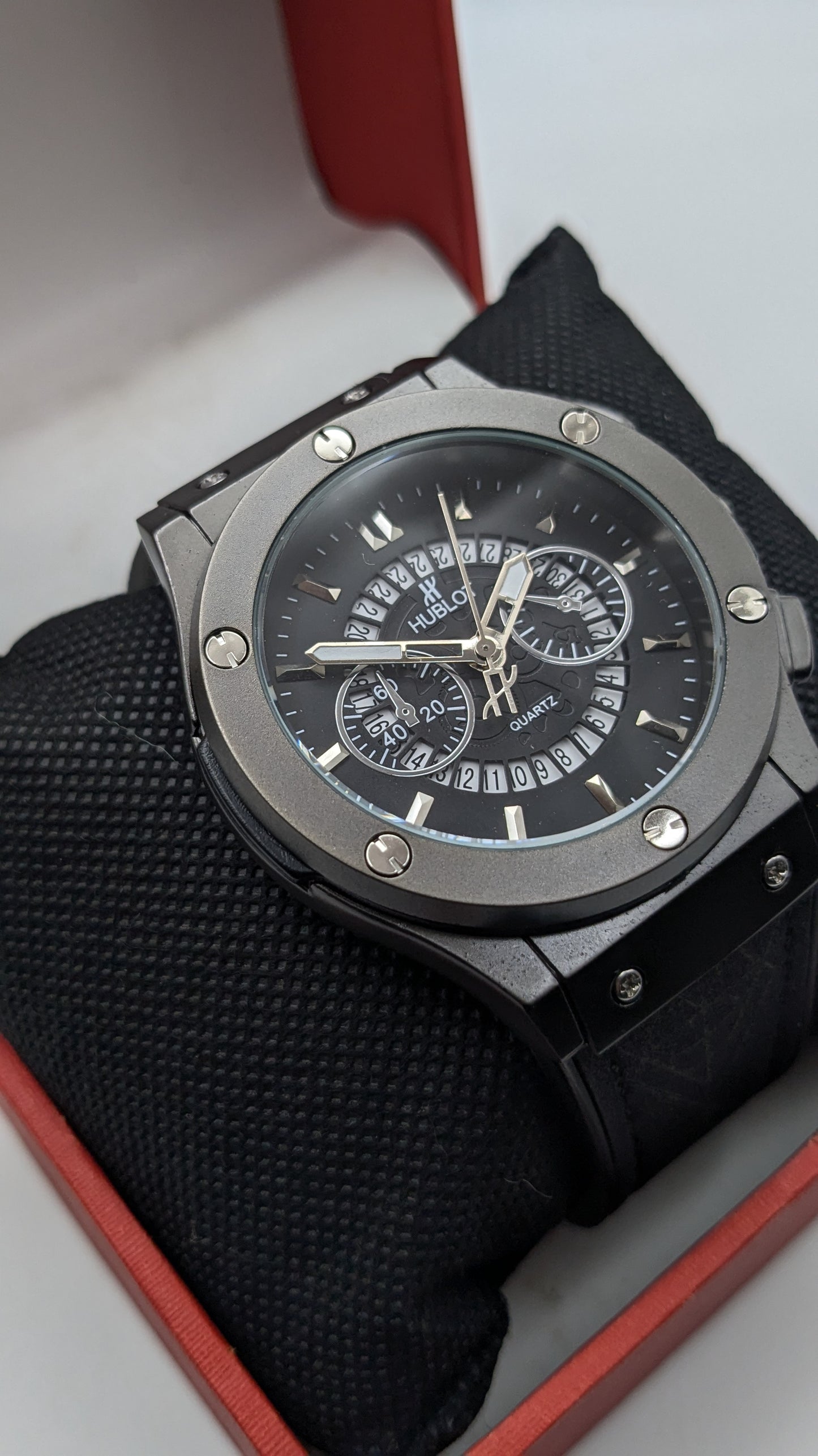 Hublot watch for man and boys|Men’s Watch Hublot Stylish and durable design Perfect  Comfortable to wear with adjustable strap