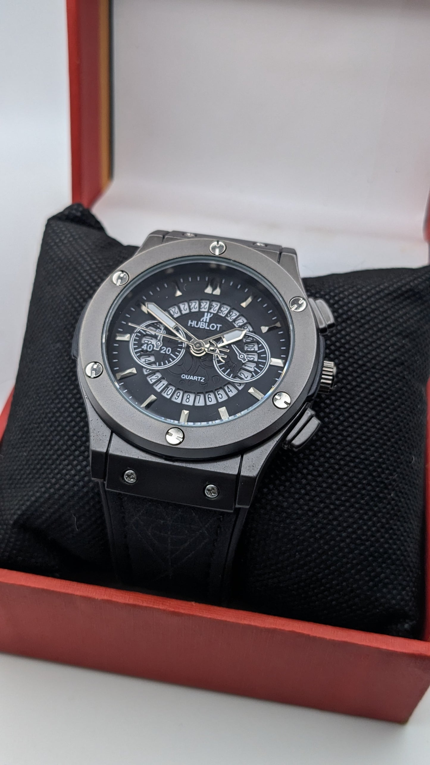 Hublot watch for man and boys|Men’s Watch Hublot Stylish and durable design Perfect  Comfortable to wear with adjustable strap